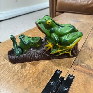 Vintage frog bank.